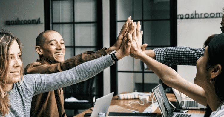 Peer-to-Peer or Manager Recognition – which one works better Peer-to-Peer or Manager Recognition – which one works better